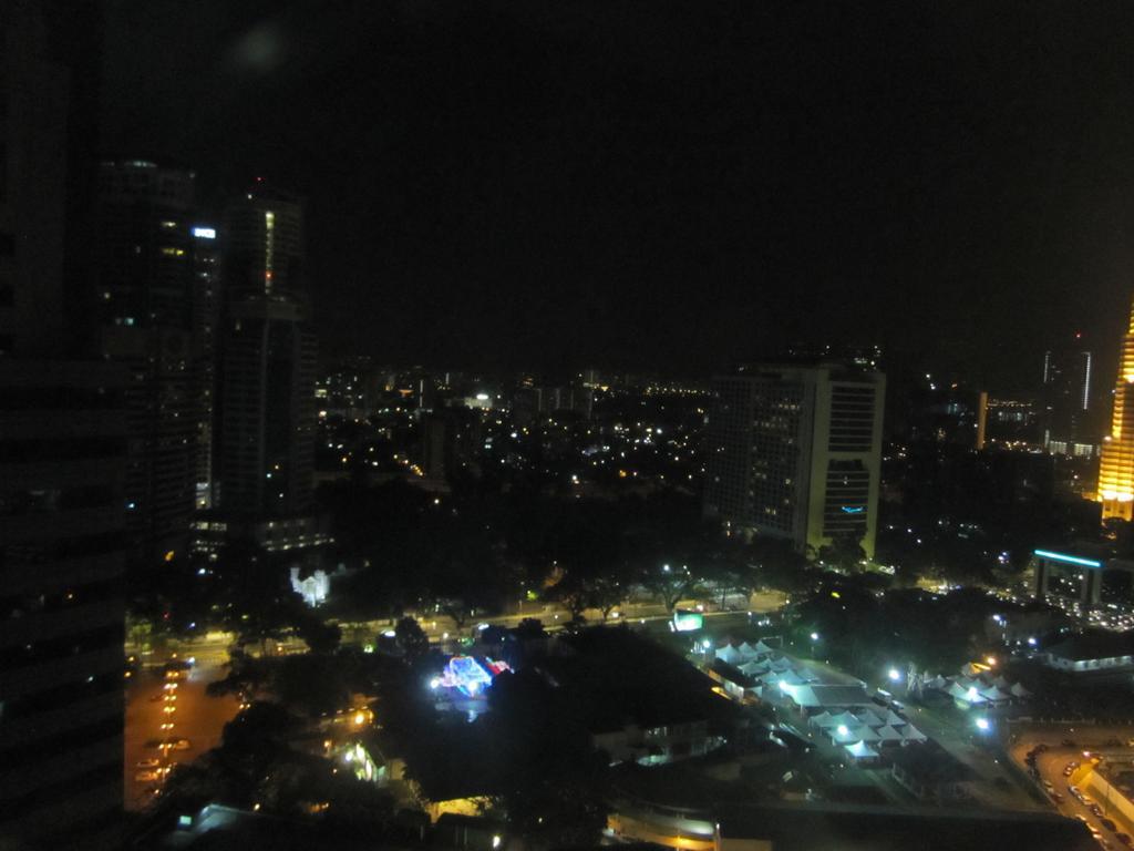 Vortex Suites Klcc By C&C Куала Лумпур Екстериор снимка